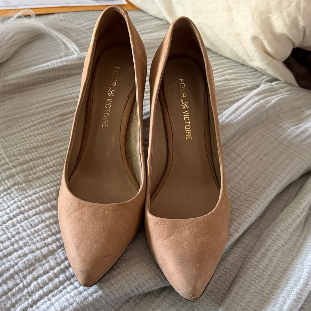 Pour La Victoire Nude Mai Wedge in Leather Size 8.5
